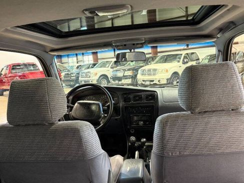 Used 1996 Toyota 4Runner SR5 AWD/4WD image 19