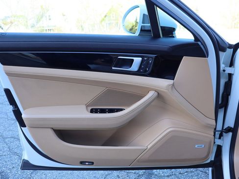 Used 2018 Porsche Panamera 4 w/ Premium Package Plus AWD/4WD image 23