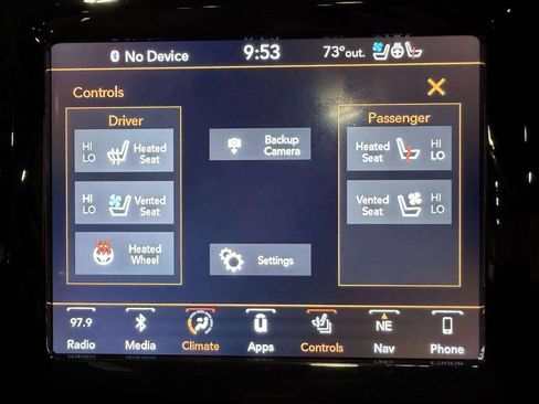 Used 2019 Jeep Cherokee Overland w/ Technology Group AWD/4WD image 37