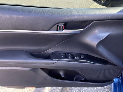 Used 2018 Toyota Camry SE FWD image 15