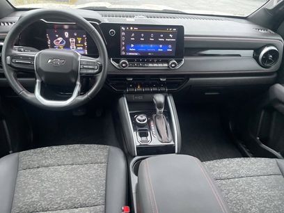 Used 2023 Chevrolet Colorado Z71 w/ Z71 Convenience Package 2