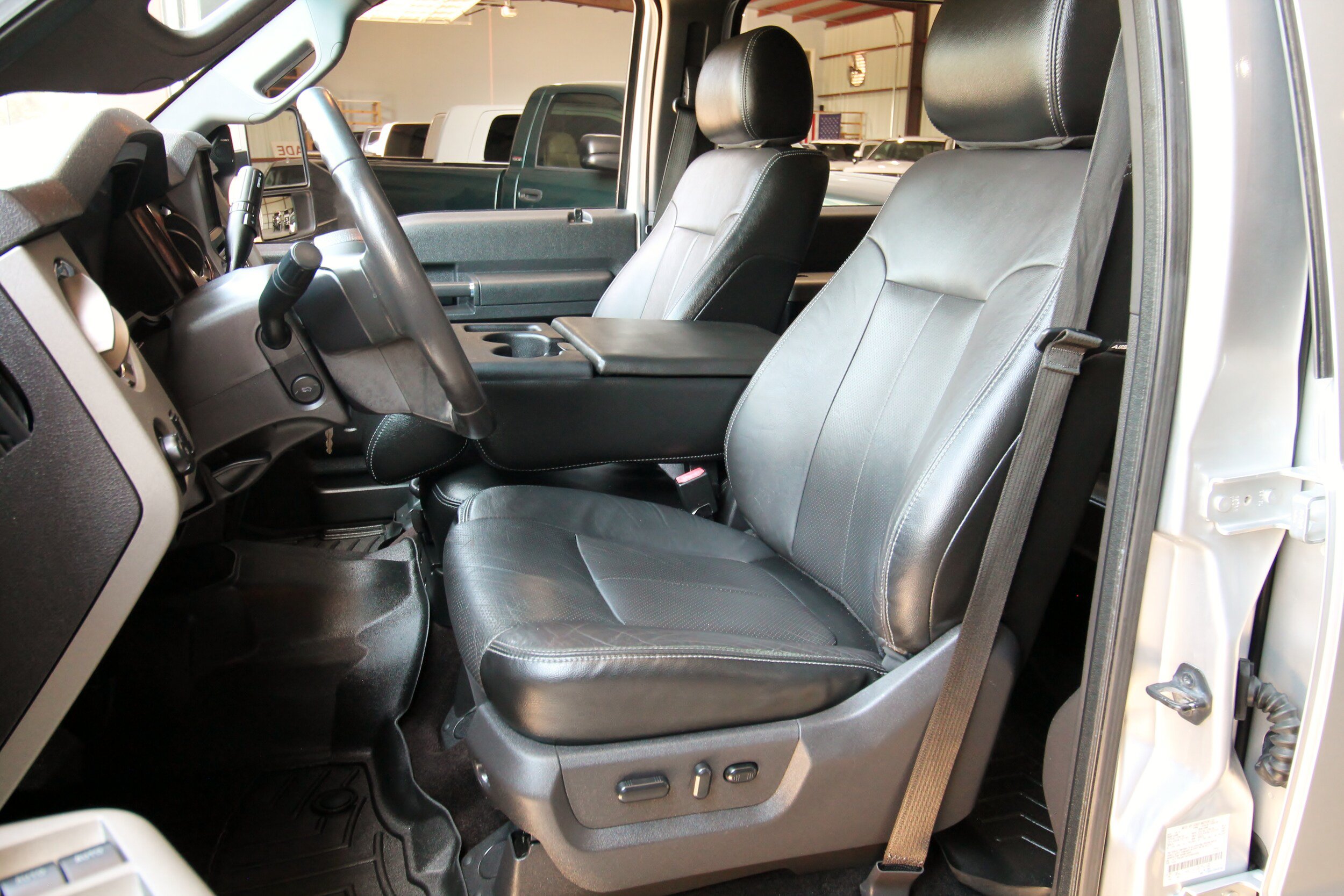 Used 2015 Ford F250 Lariat AWD/4WD image 24