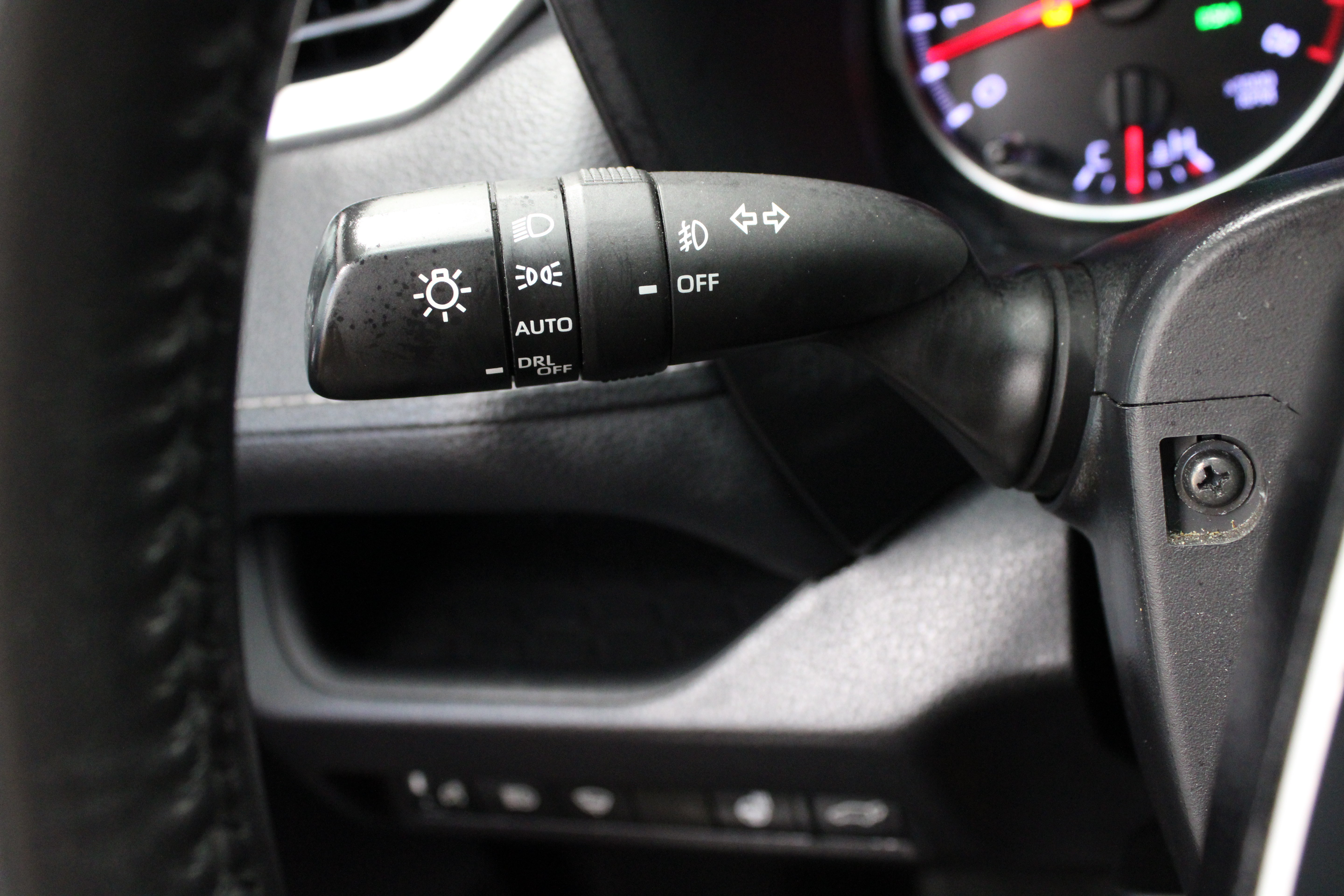 Used 2021 Toyota RAV4 XLE Premium FWD image 27