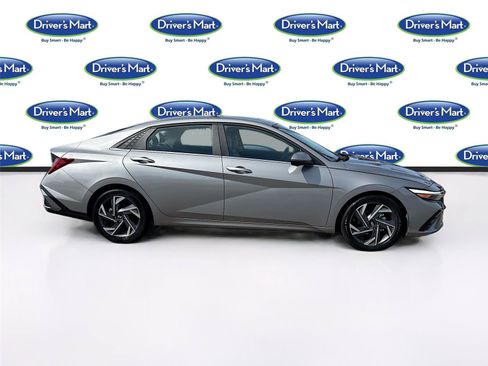 Used 2024 Hyundai Elantra Limited FWD image 8