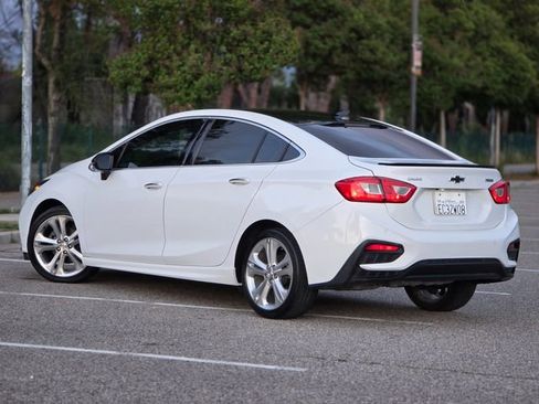 Used 2018 Chevrolet Cruze Premier image 8