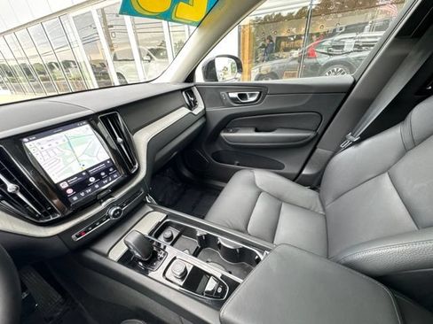Used 2025 Volvo XC60 B5 Plus AWD/4WD image 25