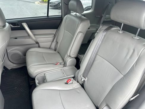 Used 2013 Toyota Highlander SE AWD/4WD image 14