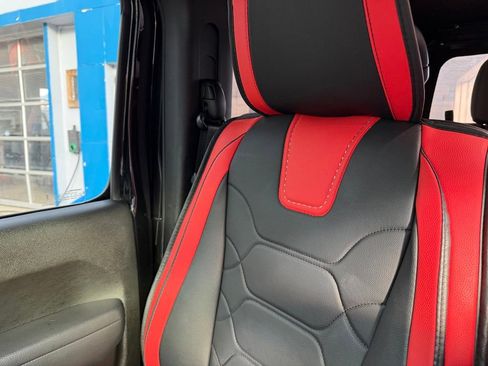 Used 2024 Jeep Wrangler Sport S image 23