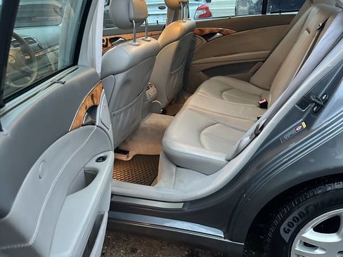 Used 2006 Mercedes-Benz E 350 Sedan image 9