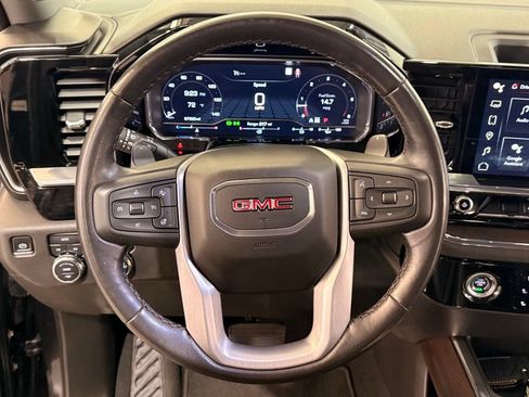 Used 2022 GMC Sierra 1500 SLT w/ SLT Convenience Package AWD/4WD image 18