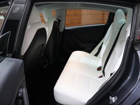 Used 2022 Tesla Model 3 image 57