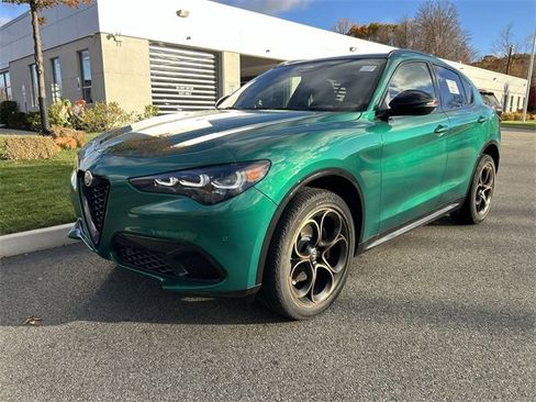 New 2025 Alfa Romeo Stelvio Sprint image 4
