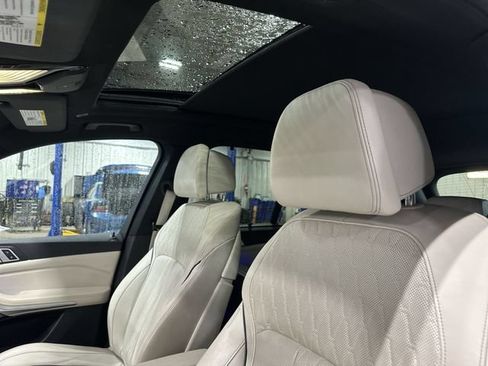 Used 2019 BMW X5 xDrive50i w/ M Sport Package AWD/4WD image 20