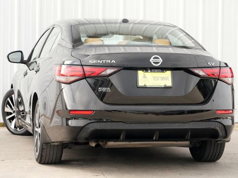 Used 2022 Nissan Sentra SV w/ SV Premium Package image 5