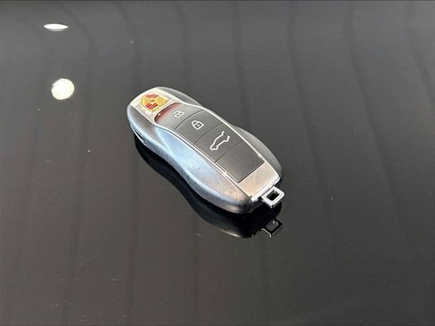New 2026 Porsche Macan AWD/4WD image 21