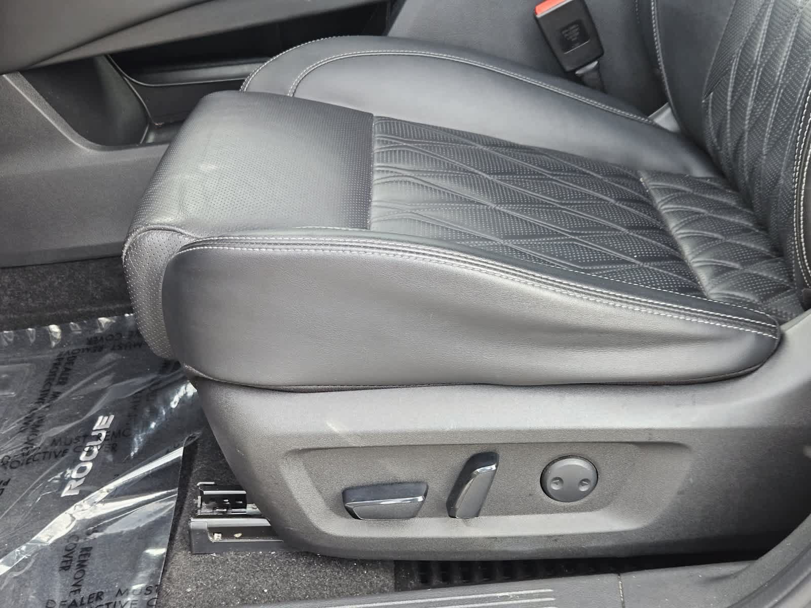 Used 2021 Nissan Rogue Platinum FWD image 23