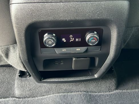 Certified 2024 Chevrolet Traverse LT image 15