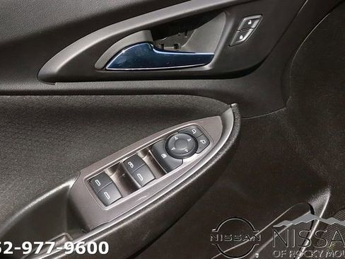 Used 2023 Chevrolet Malibu LT FWD image 12