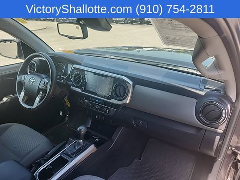 Used 2022 Toyota Tacoma SR5 AWD/4WD image 31