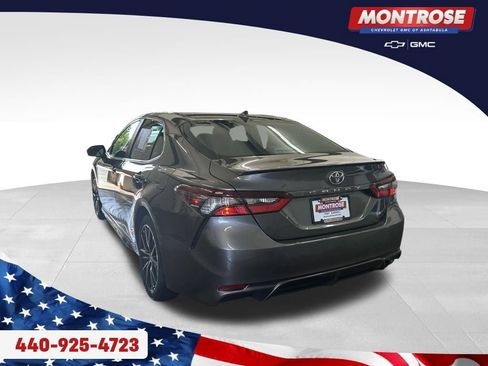 Used 2024 Toyota Camry SE FWD image 3