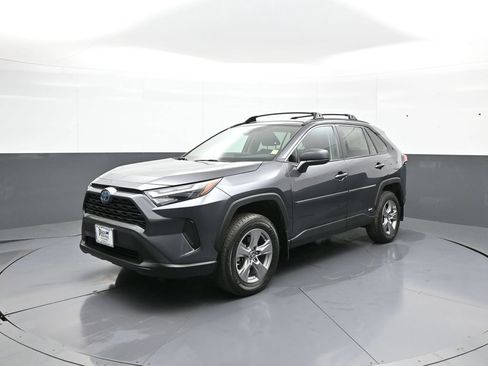 Used 2024 Toyota RAV4 LE AWD/4WD image 1
