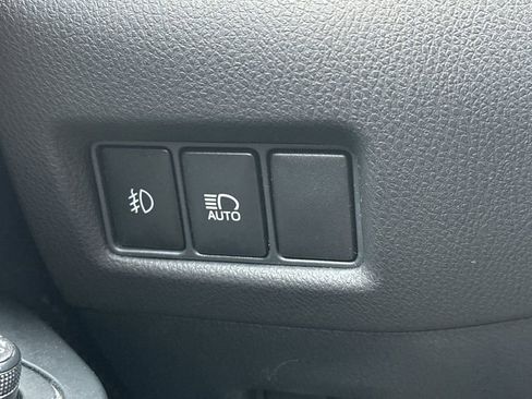 Used 2018 Toyota C-HR XLE image 30