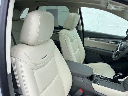 Certified 2024 Cadillac XT5 Premium Luxury w/ Technology Package FWD image 23