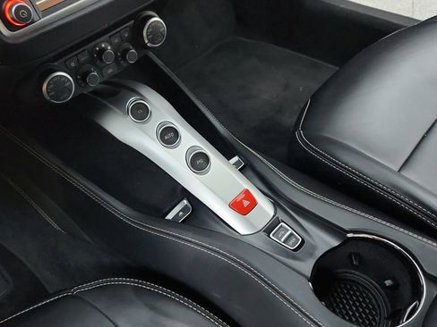 Used 2018 Ferrari California T image 34