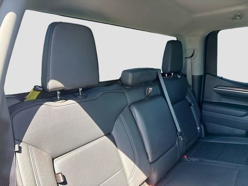 Used 2025 GMC Sierra 1500 SLT image 26