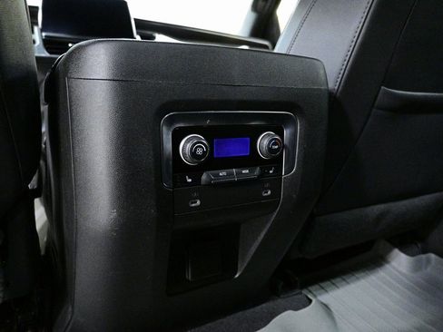 Used 2022 Chevrolet Suburban LT w/ Luxury Package image 19