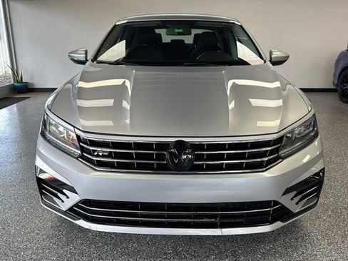 Used 2018 Volkswagen Passat 2.0T R-Line w/ R-Line Lighting Package FWD image 8