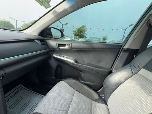 Used 2012 Toyota Camry SE FWD image 13