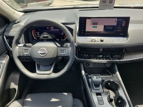 Certified 2026 Nissan Rogue Platinum AWD/4WD image 14