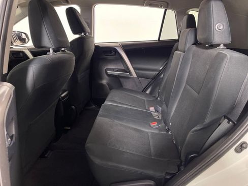 Used 2018 Toyota RAV4 LE image 13