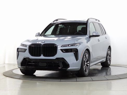 Used 2026 BMW X7 xDrive40i w/ Executive Package AWD/4WD image 3