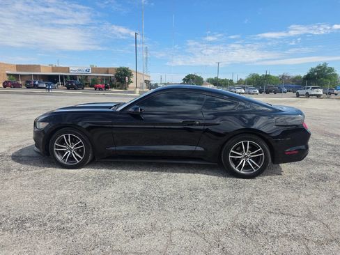 Used 2016 Ford Mustang Coupe RWD image 7