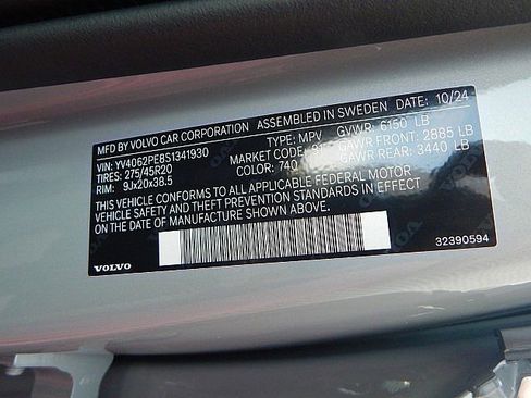 Certified 2025 Volvo XC90 B6 Plus image 31