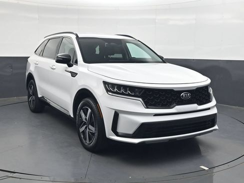 Used 2021 Kia Sorento S FWD image 2
