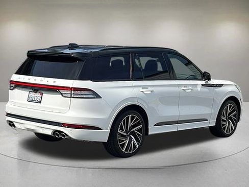 Used 2025 Lincoln Aviator Black Label w/ Black Label Special Edition image 5