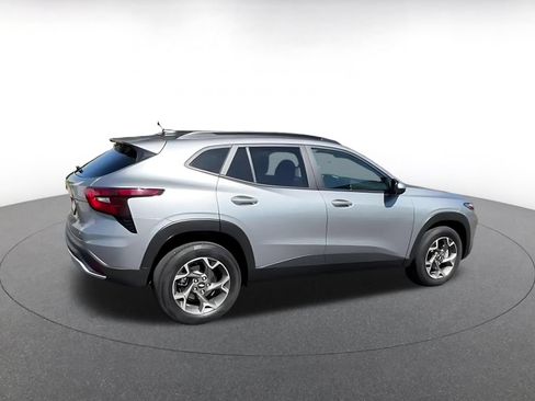 Used 2025 Chevrolet Trax LT w/ LT Convenience Package FWD image 14