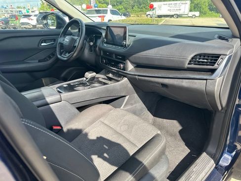 Used 2025 Nissan Rogue SV FWD image 35