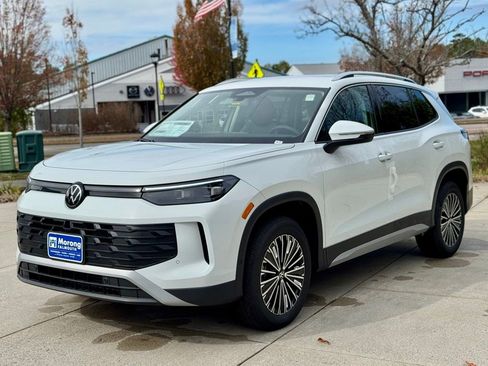 New 2025 Volkswagen Tiguan S image 4