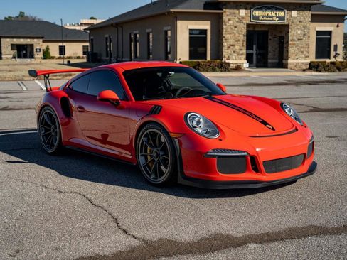 Used 2016 Porsche 911 GT3 RS image 3