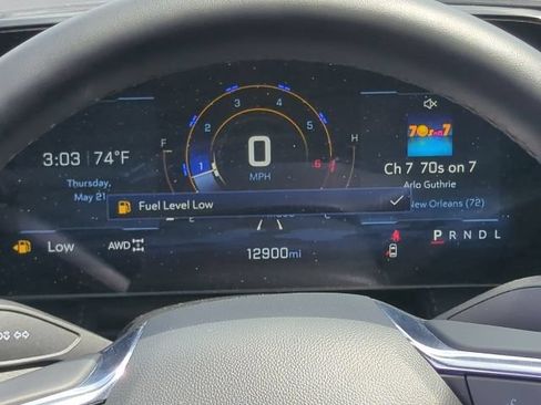 Used 2026 Chevrolet Equinox LT AWD/4WD image 9