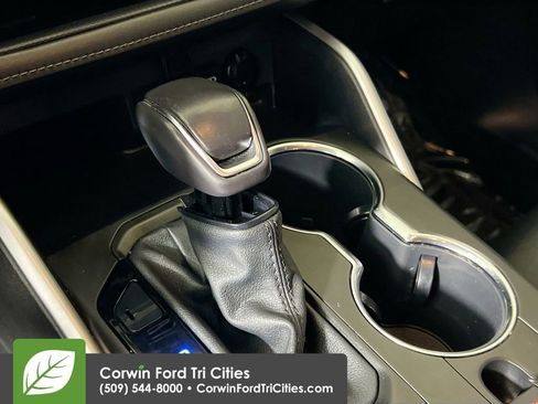 Used 2021 Toyota Highlander XLE image 10