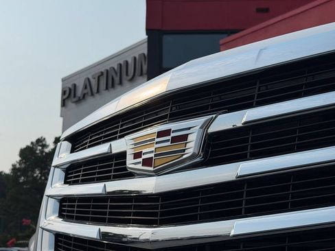 Used 2019 Cadillac Escalade ESV Platinum AWD/4WD image 10