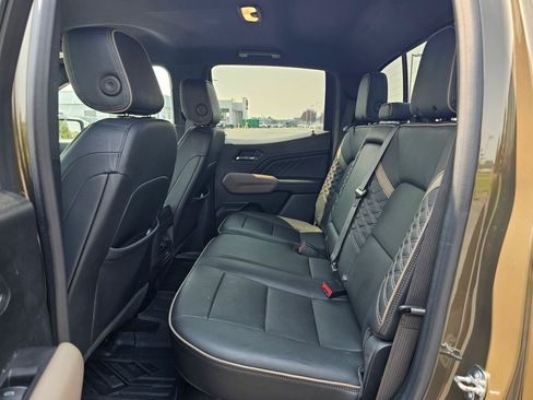 Used 2023 GMC Canyon Denali AWD/4WD image 17