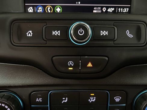 Used 2024 GMC Terrain SLE image 30