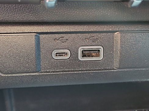 Used 2025 Chevrolet Colorado Trail Boss image 28