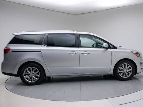 Used 2020 Kia Sedona EX FWD image 8